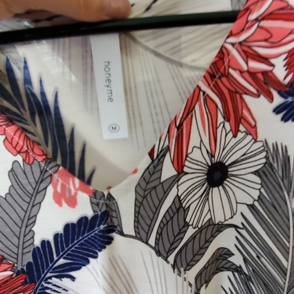 Top - Picture 4 of 4